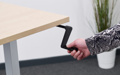 Considering a manual height-adjustable desk? Let us help you decide!